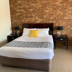 Executive Queen Room